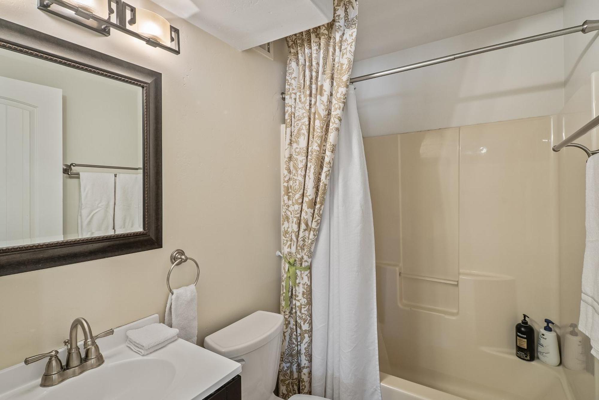 West House With Furnished Patio And Views!