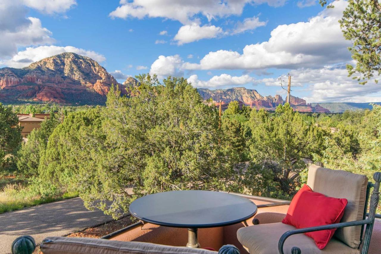 West House With Furnished Patio And Views! *