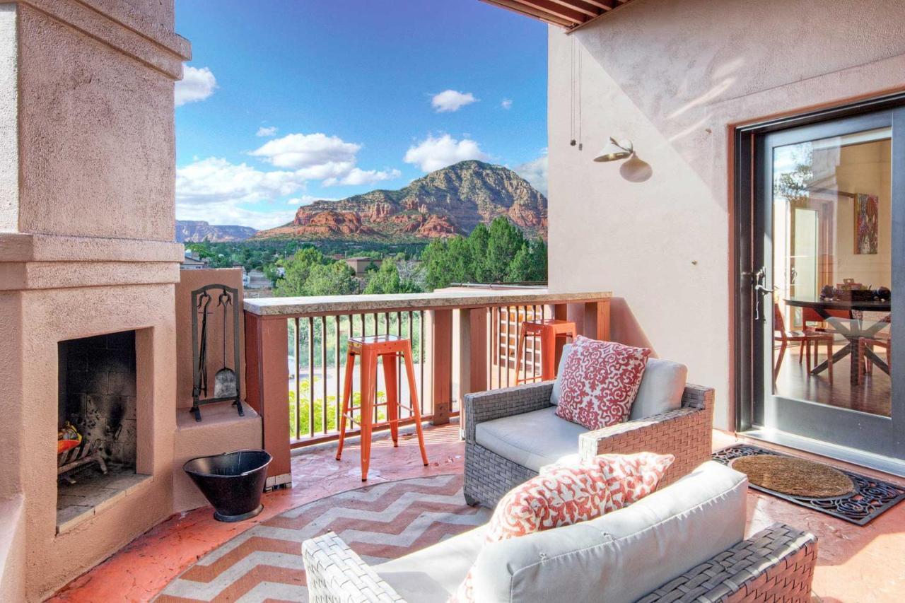 West House With Furnished Patio And Views!